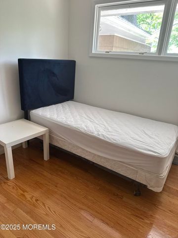 172 Larchwood Avenue, Oakhurst, NJ 07755