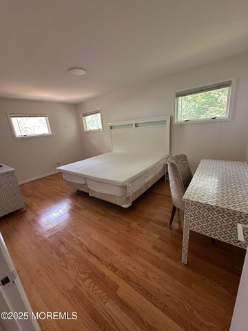 172 Larchwood Avenue, Oakhurst, NJ 07755