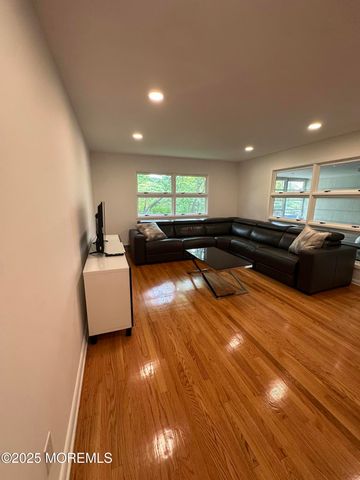 172 Larchwood Avenue, Oakhurst, NJ 07755