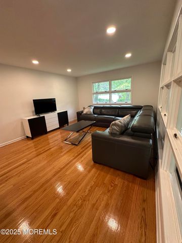 172 Larchwood Avenue, Oakhurst, NJ 07755