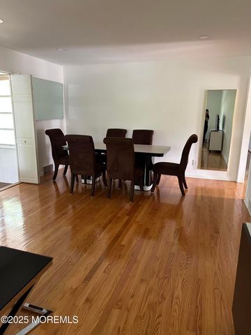 172 Larchwood Avenue, Oakhurst, NJ 07755