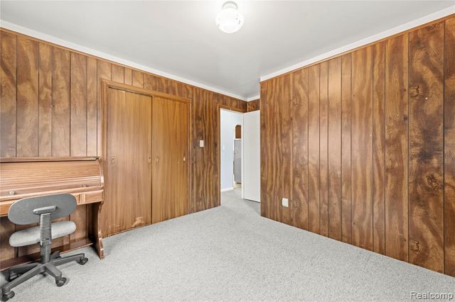 25215 Mackinac Street, Roseville, MI 48066