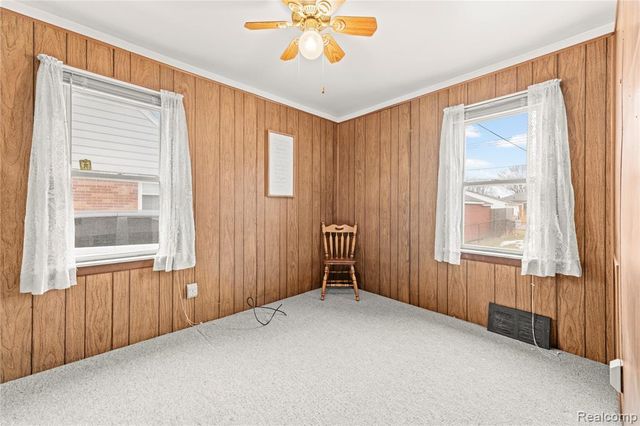 25215 Mackinac Street, Roseville, MI 48066