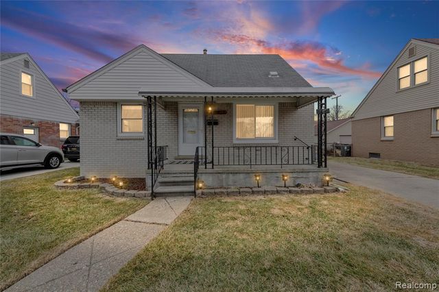 25215 Mackinac Street, Roseville, MI 48066