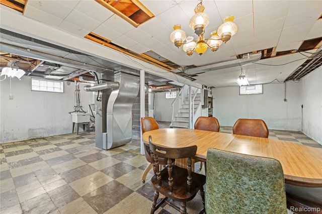 25215 Mackinac Street, Roseville, MI 48066