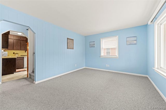 25215 Mackinac Street, Roseville, MI 48066