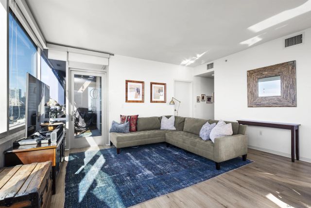 321 10th Ave. 2208, San Diego, CA 92101