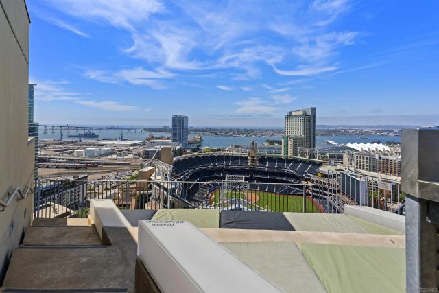 321 10th Ave. 2208, San Diego, CA 92101
