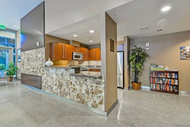 321 10th Ave. 2208, San Diego, CA 92101
