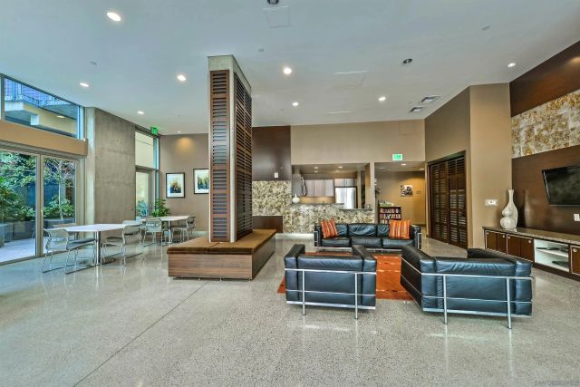321 10th Ave. 2208, San Diego, CA 92101
