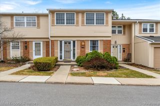 1613 Brentwood Drive, Troy, MI 48098