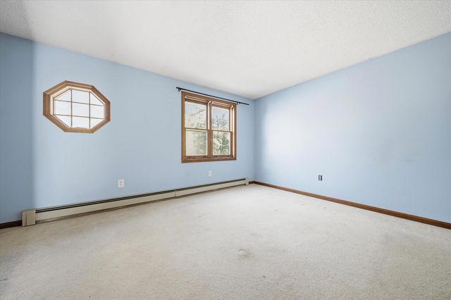 24 Etta Ln Unit 3, Weare, NH 03281