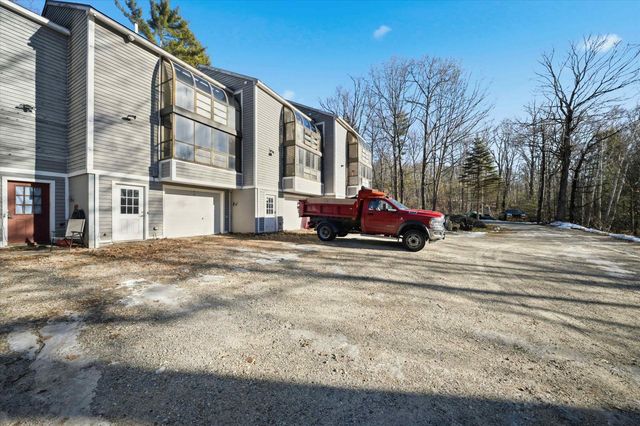 24 Etta Ln Unit 3, Weare, NH 03281