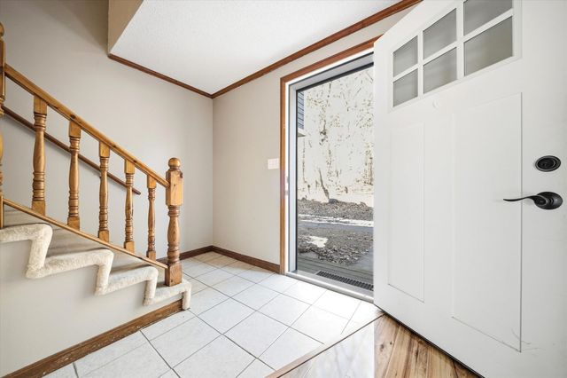 24 Etta Ln Unit 3, Weare, NH 03281