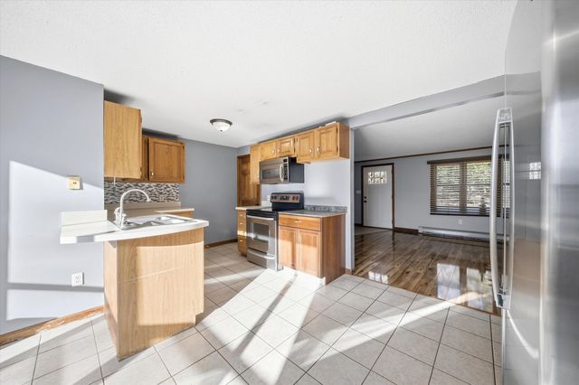 24 Etta Ln Unit 3, Weare, NH 03281