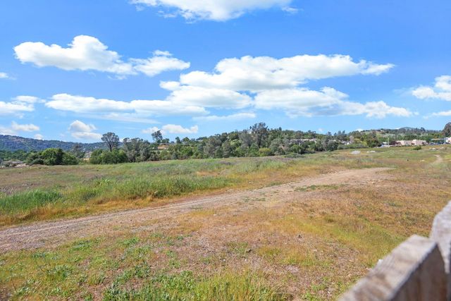 312 Copper Crest Dr, Copperopolis, CA 95228