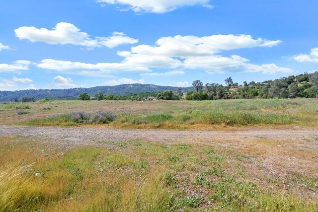 312 Copper Crest Dr, Copperopolis, CA 95228