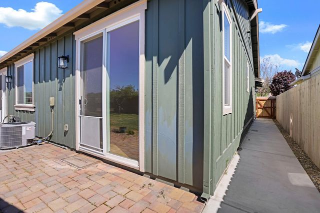 312 Copper Crest Dr, Copperopolis, CA 95228