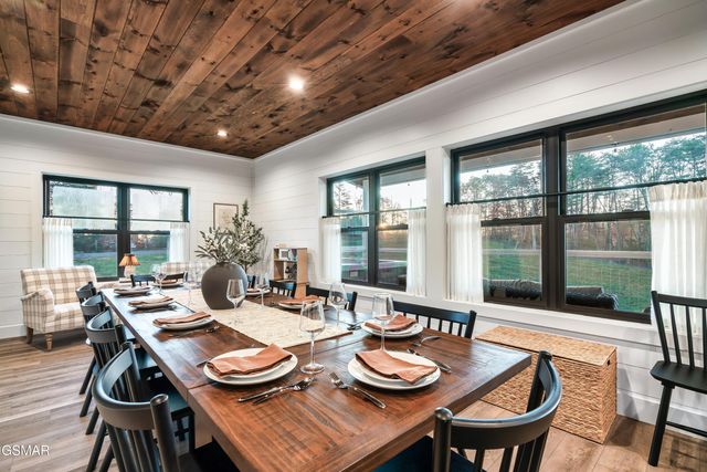 1121 Levi Glenn Court, Sevierville, TN 37862
