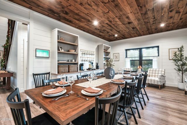 1121 Levi Glenn Court, Sevierville, TN 37862