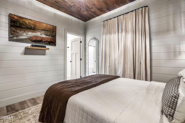 1121 Levi Glenn Court, Sevierville, TN 37862