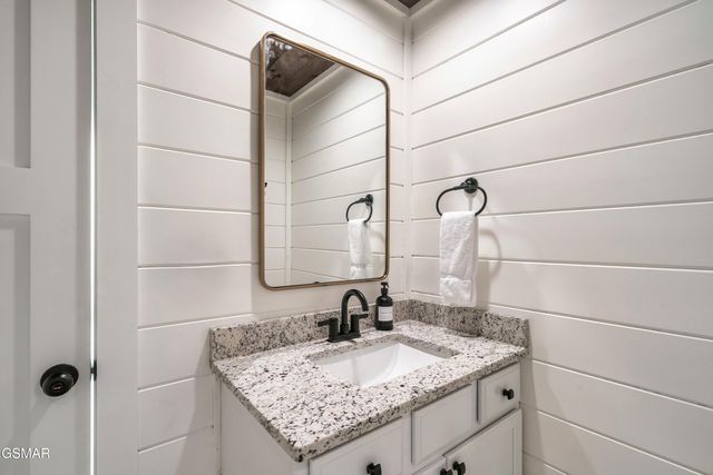 1121 Levi Glenn Court, Sevierville, TN 37862