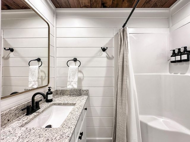 1121 Levi Glenn Court, Sevierville, TN 37862