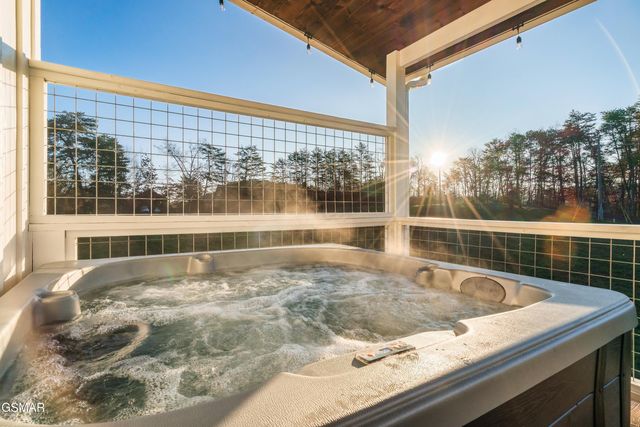 1121 Levi Glenn Court, Sevierville, TN 37862