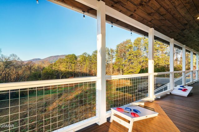 1121 Levi Glenn Court, Sevierville, TN 37862