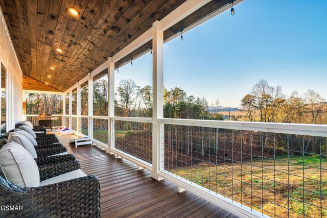 1121 Levi Glenn Court, Sevierville, TN 37862