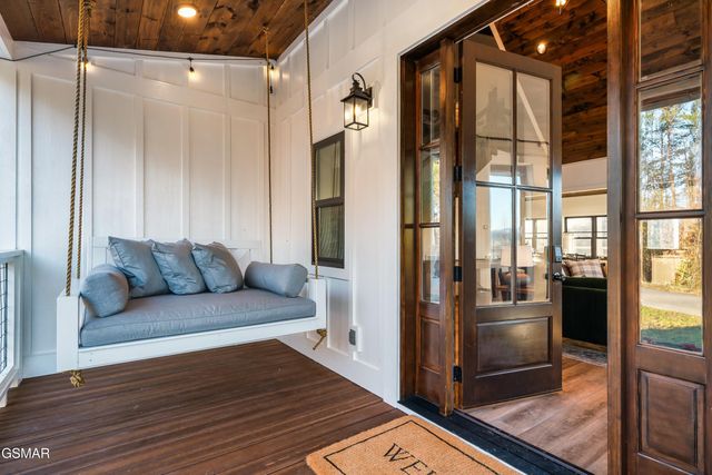 1121 Levi Glenn Court, Sevierville, TN 37862