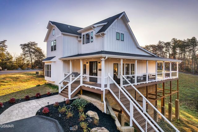 1121 Levi Glenn Court, Sevierville, TN 37862