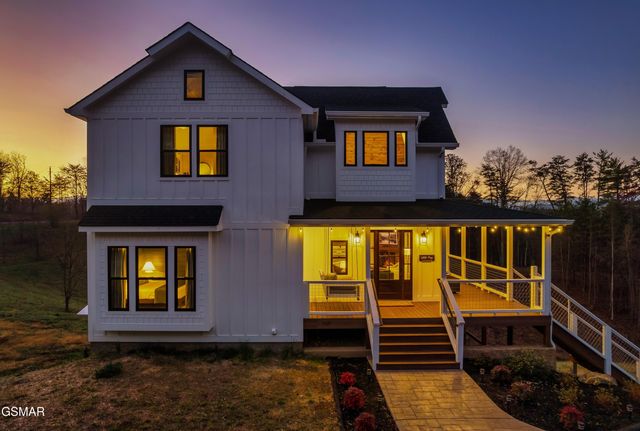1121 Levi Glenn Court, Sevierville, TN 37862