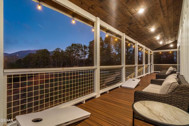1121 Levi Glenn Court, Sevierville, TN 37862