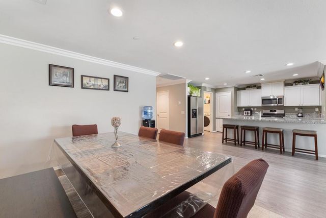 434 W Fruitvale Avenue, Hemet, CA 92543