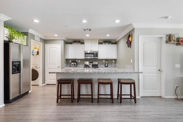 434 W Fruitvale Avenue, Hemet, CA 92543