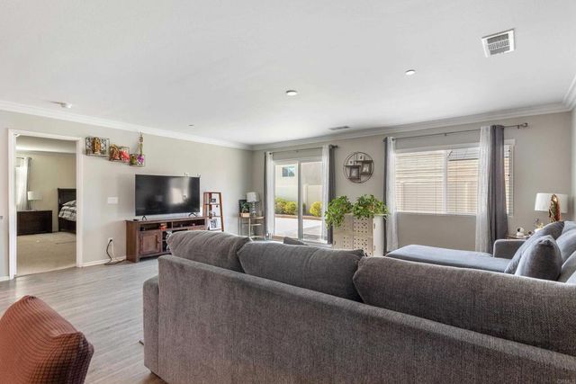 434 W Fruitvale Avenue, Hemet, CA 92543
