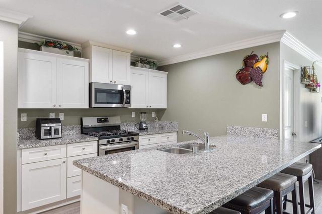 434 W Fruitvale Avenue, Hemet, CA 92543