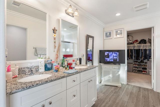 434 W Fruitvale Avenue, Hemet, CA 92543