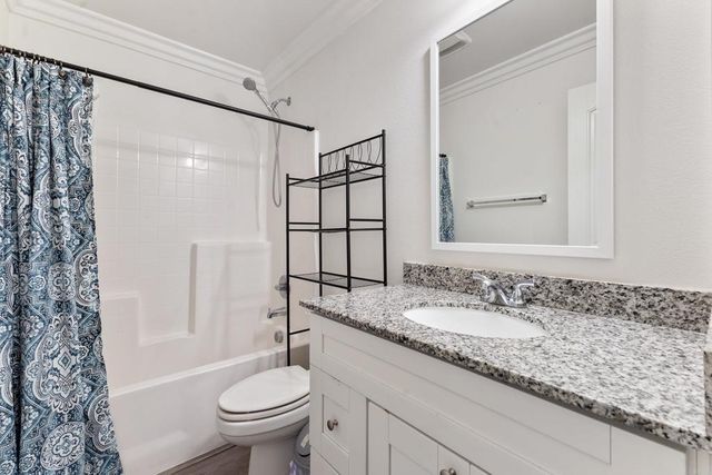 434 W Fruitvale Avenue, Hemet, CA 92543