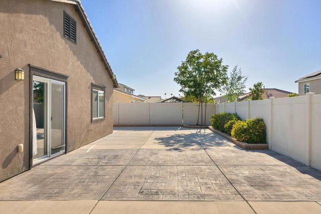 434 W Fruitvale Avenue, Hemet, CA 92543