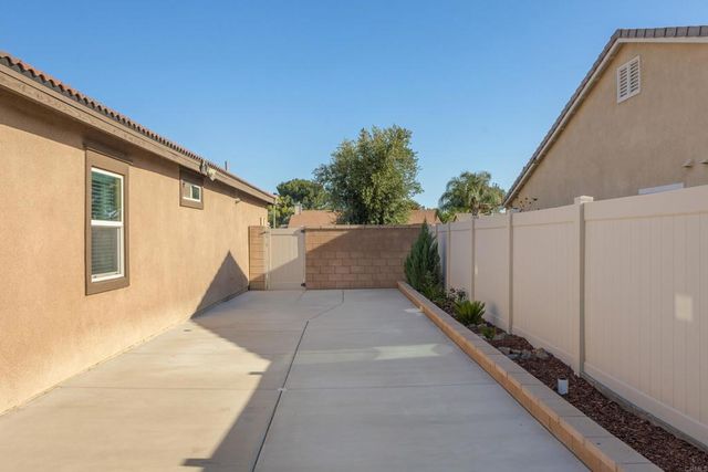 434 W Fruitvale Avenue, Hemet, CA 92543