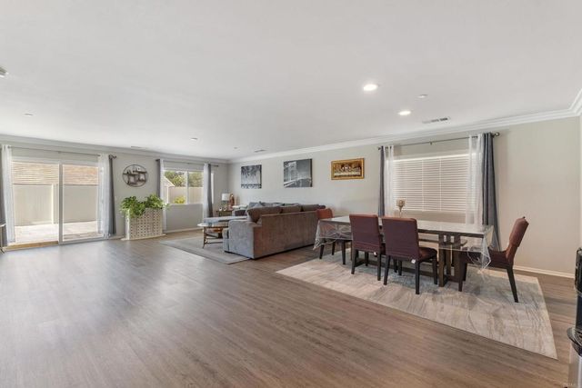 434 W Fruitvale Avenue, Hemet, CA 92543