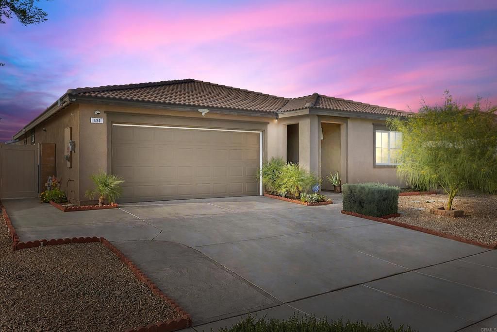 434 W Fruitvale Avenue, Hemet, CA 92543