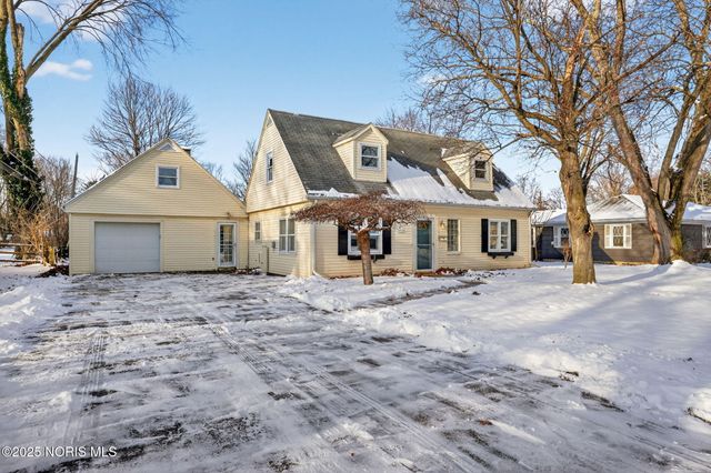 1010 Walnut Street, Perrysburg, OH 43551