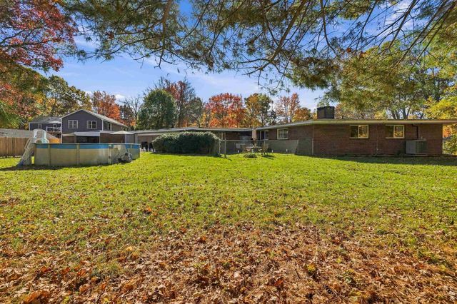 10 Farmer Road, Hooksett, NH 03106