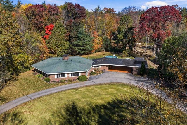 10 Farmer Road, Hooksett, NH 03106
