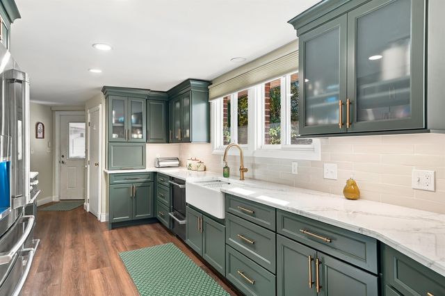 10 Farmer Road, Hooksett, NH 03106
