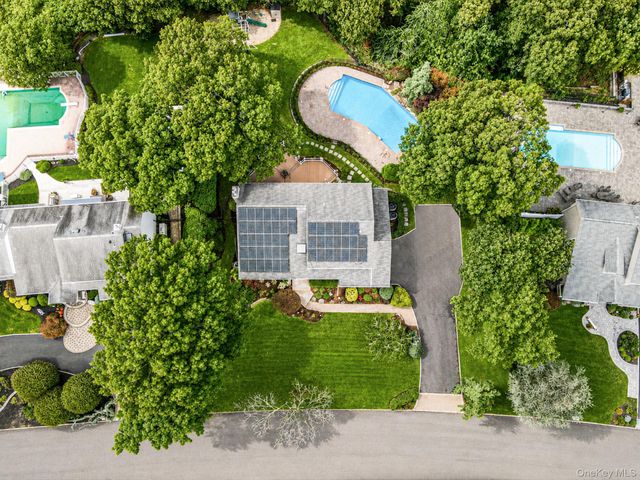 32 Annandale Road, Commack, NY 11725