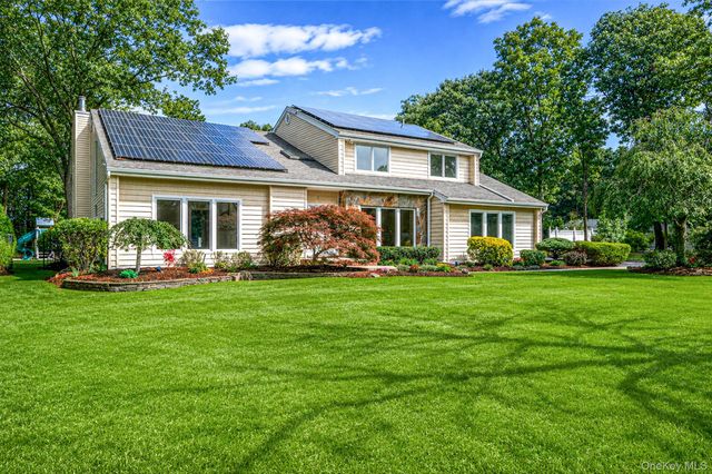 32 Annandale Road, Commack, NY 11725